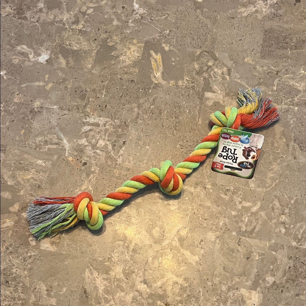 Bow wow pals rope tug three knot